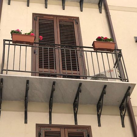 Reginella B&B Palermo Eksteriør billede
